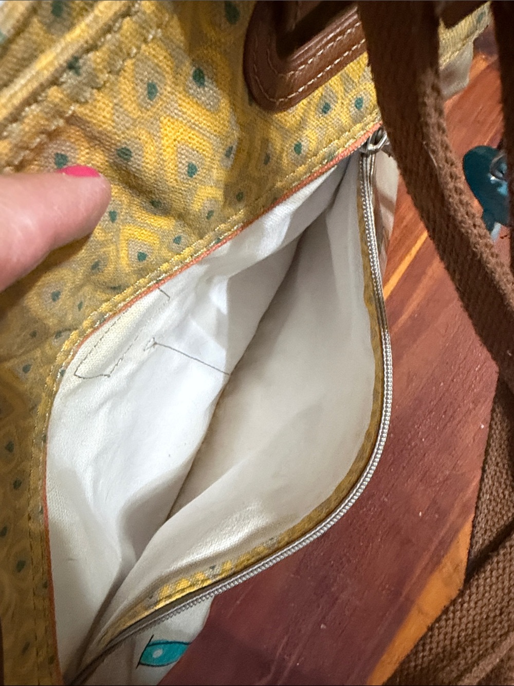FOSSIL Key-Per Coated Canvas Tote Shoulder Bag Purse City Birds Vacation Cottage - Picture 5 of 9